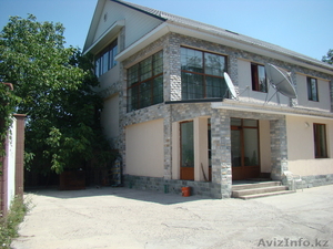 Продам срочно роскошный загородный дом с усадьбой вдоль горной реки!