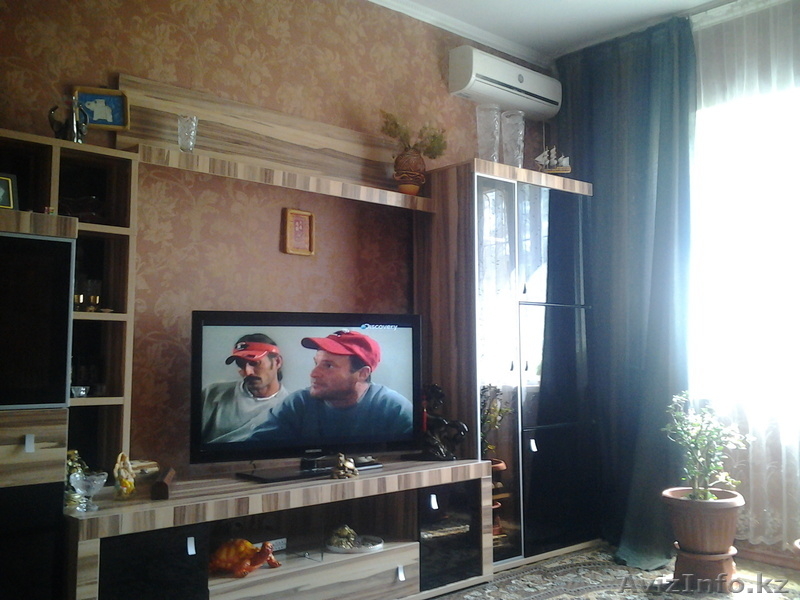 Продам квартиру в МКР Восток. 2-х комнатная переделанная в 3-х. 105 Се - Изображение #2, Объявление #650747